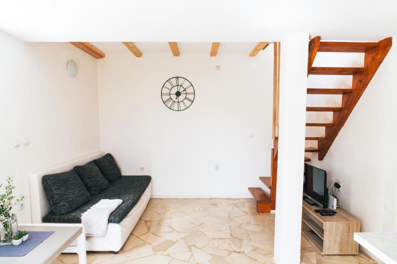 בול Charming Apartments With Garden מראה חיצוני תמונה