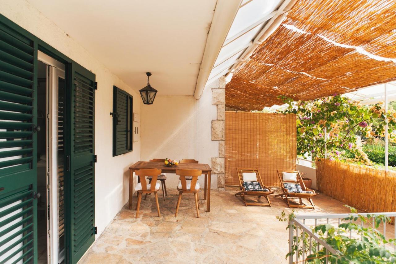 בול Charming Apartments With Garden מראה חיצוני תמונה