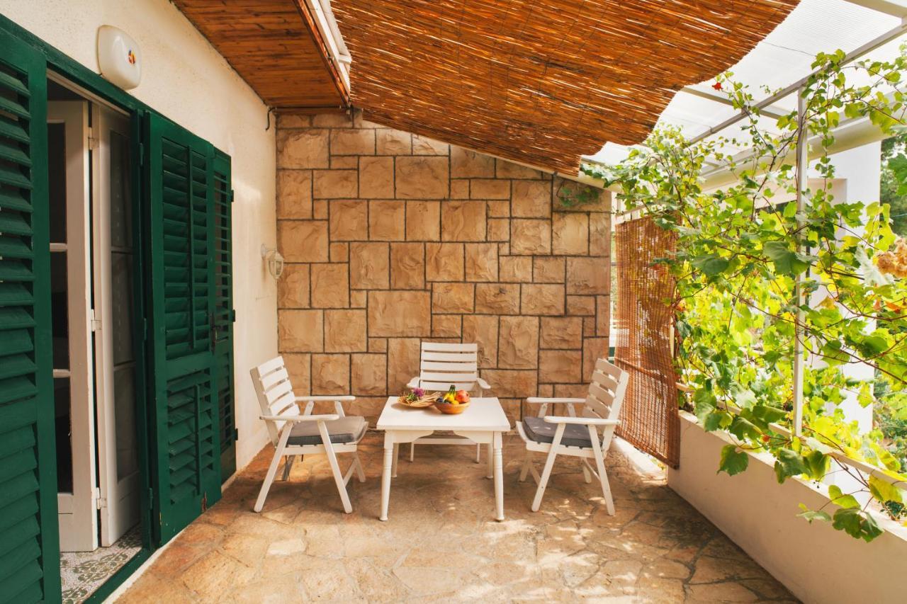 בול Charming Apartments With Garden מראה חיצוני תמונה