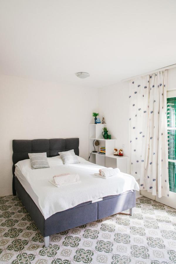 בול Charming Apartments With Garden מראה חיצוני תמונה