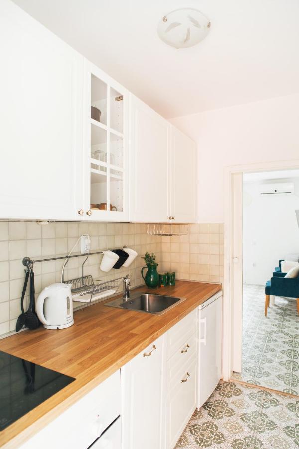 בול Charming Apartments With Garden מראה חיצוני תמונה