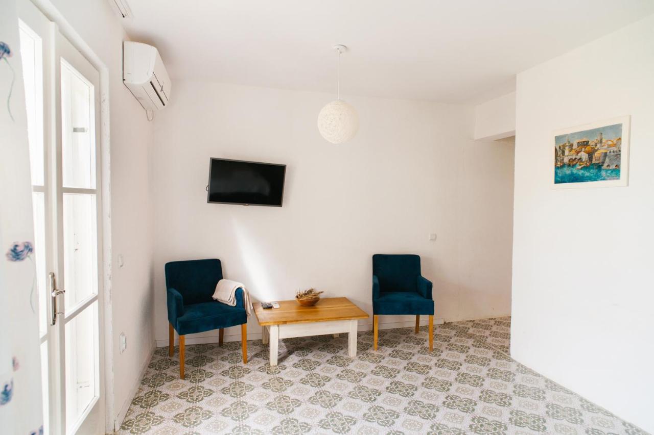 בול Charming Apartments With Garden מראה חיצוני תמונה