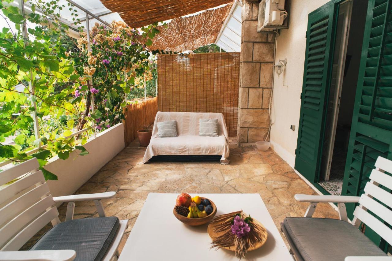 בול Charming Apartments With Garden מראה חיצוני תמונה
