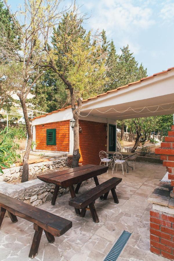 בול Charming Apartments With Garden מראה חיצוני תמונה